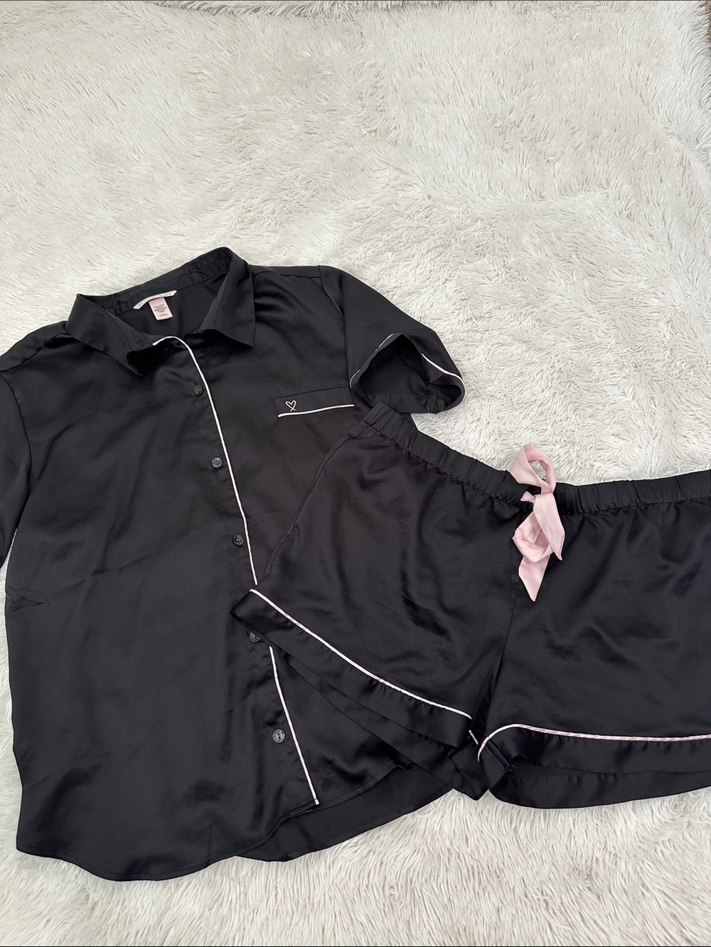 🟣 Victoria’s Secret Satin Pajama Set